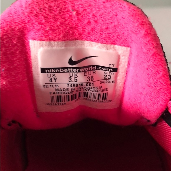 Nike Flex Experience RN 4 - Size 4Y. - Picture 4 of 7